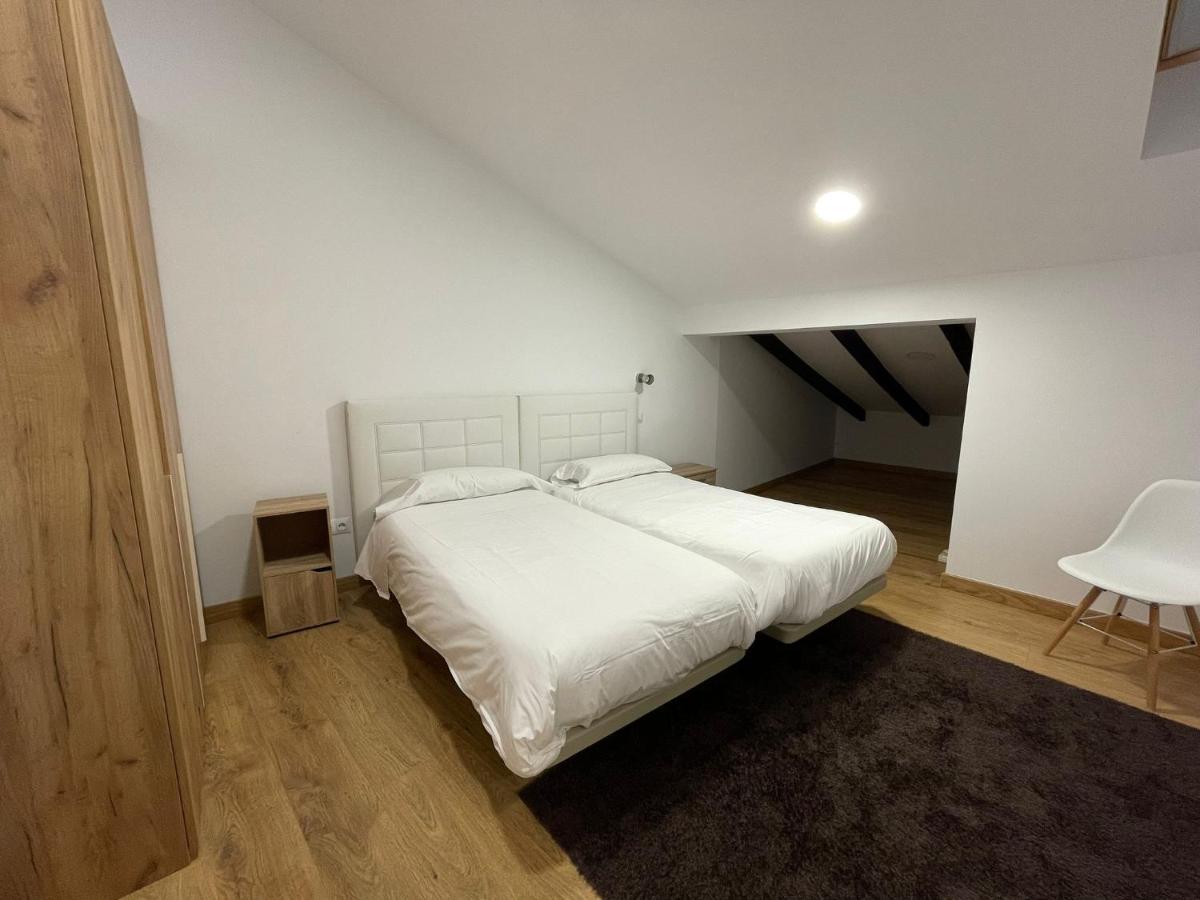 Apartamentos Turisticos Las Animas Комильяс Экстерьер фото